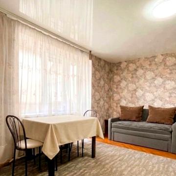 Героїв Небесної Сотні вул., 15