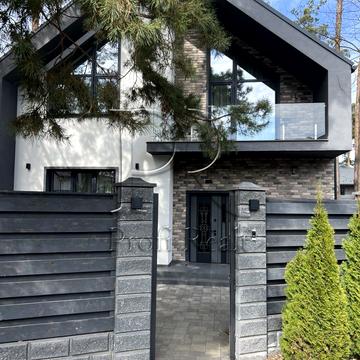 Квітнева вул.