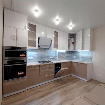 Братів Міхновських вул. (Московська), 18