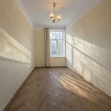 Марка Кропивницького пл., 3