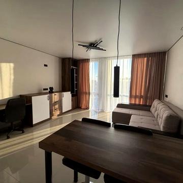 Поліська вул., (Будинок 7)