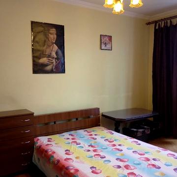 Лесі Українки бульв., 24