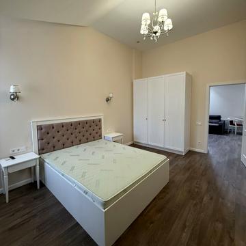 Волошкова вул., 1