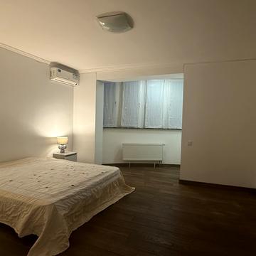 Дніпровська набережна вул., 19-А