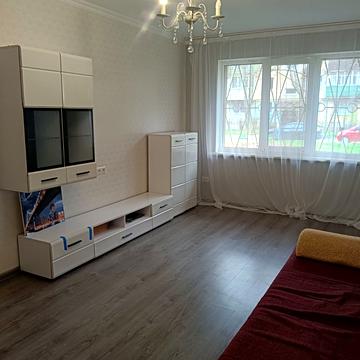 Князя Володимира Великого просп., 151/3