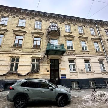 Омеляна Поповича вул., 2