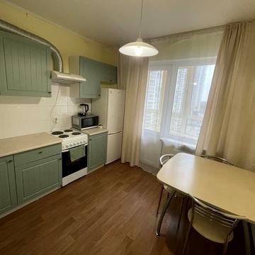 Бориса Гмирі вул., 18