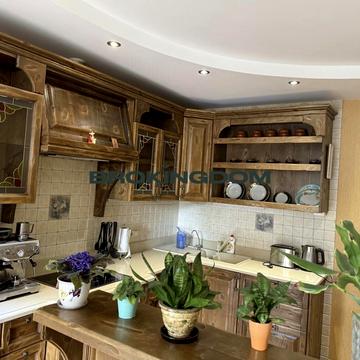 Валерія Лобановського просп. (Червонозоряний), 4-Б