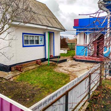 Патріотів, 16