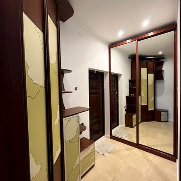 Празька вул., 28