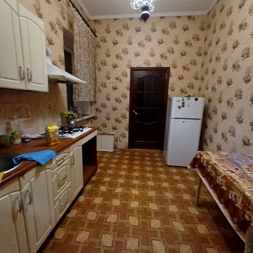 Колонтаївська вул., 19