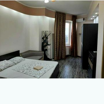 Грецька пл., 5