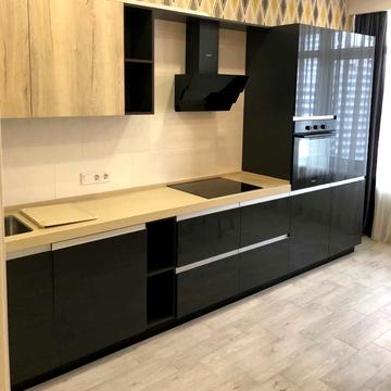 Літературна вул., 8