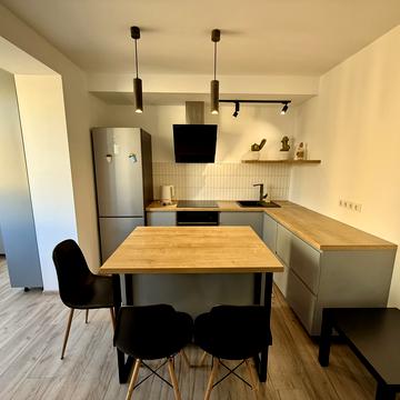 Боголюбова вул., 16