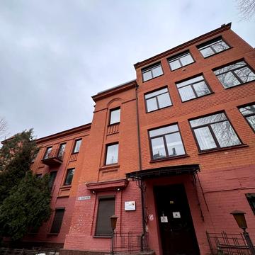 Соборна пл. (Жовтнева), 1-Б