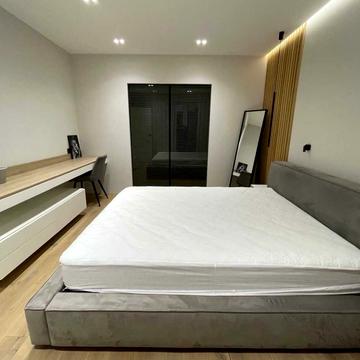 Микільсько-Слобідська вул., 4