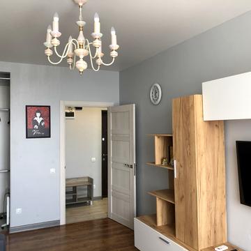 Рональда Рейгана вул., (Будинок 1)