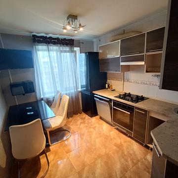 Слобожанська вул. (8 Березня), 30