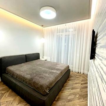 Джона Маккейна вул. (Івана Кудрі), 7