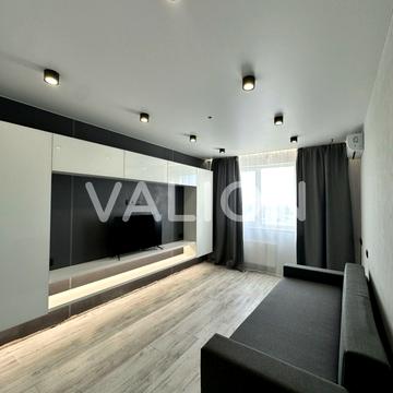 Миколи Руденка бульв. (Кольцова), 8 BOX