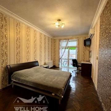 Леоніда Каденюка просп. (Юрія Гагаріна), 10/2