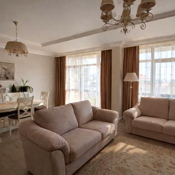 Університетська вул., 25