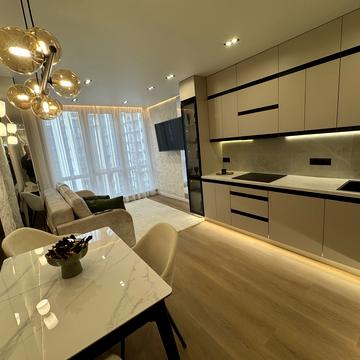 Романа Левицького вул., 4