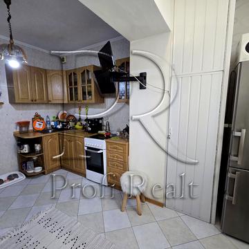 Вацлава Гавела бульв. (Івана Лепсе), 34-Б