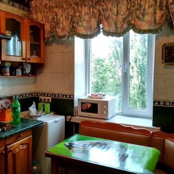 Любомира Гузара просп. (Космонавта Комарова), 30/28