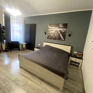 Данила Галицького пл., 14