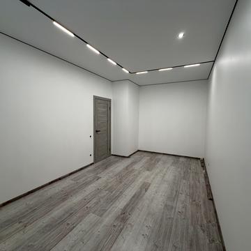 Миру вул., 12