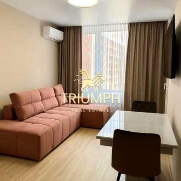 Дніпровська набережна вул., 18-Б