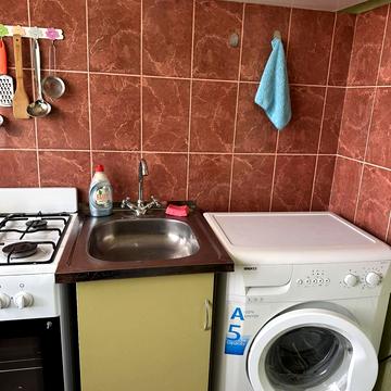 Науки просп. (Леніна), 64