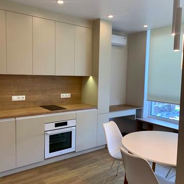 Європейського Союзу просп. (Правди), 41-В