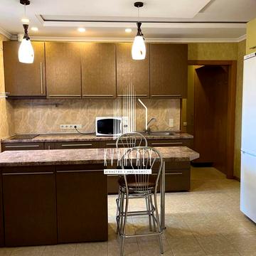 Замковецька вул., 44