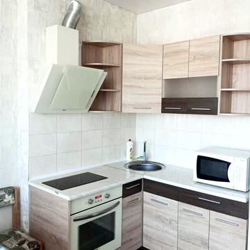 Полковника Гуляєва просп. (Маршала Жукова), 111