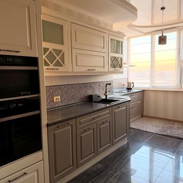 Юрія Шумського вул., 5