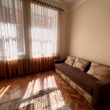 Миколи Леонтовича вул., 3