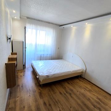 Олександра Махова вул. (Жолудєва), 1-Б