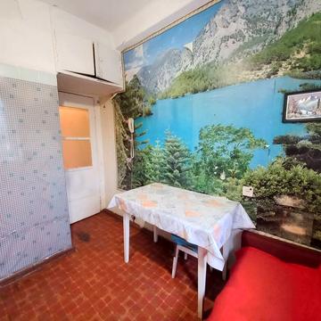 Академіка Заболотного вул., 25