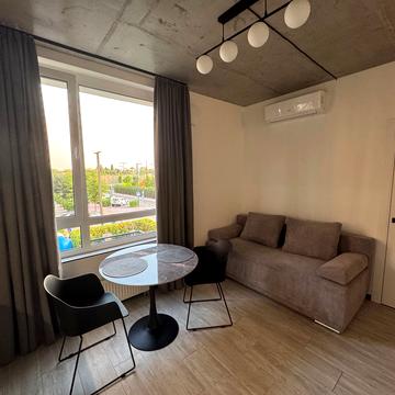 Салютна вул., 2к1