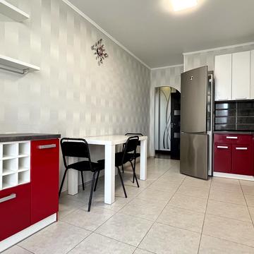 Василя Симоненка вул., 117