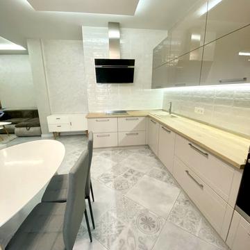 Андрія Верхогляда вул. (Михайла Драгомирова), 11