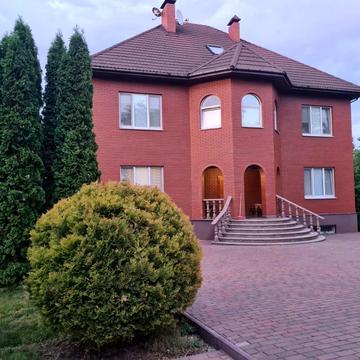 Мрія вул., 1