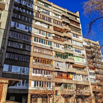 Михайла Грушевського вул. (Карла Лібкнехта), 1