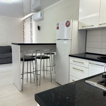 Білогірська вул., 18-Є