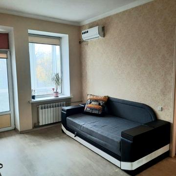 Незалежності вул. (Титова), 2