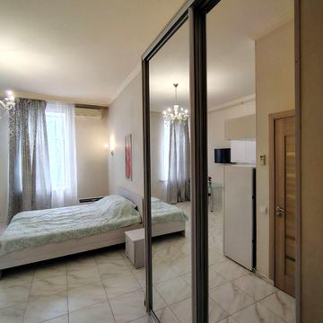 Старосінна вул., 15