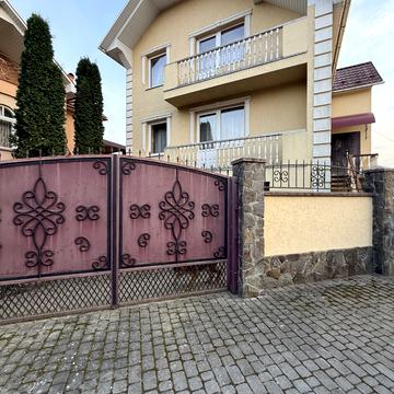 Едмунда Еґана вул., 2