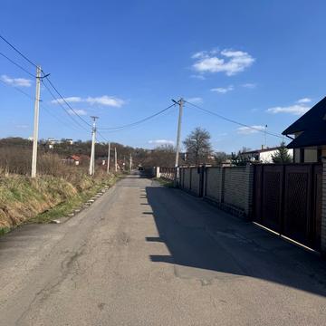 Салютна вул., 39